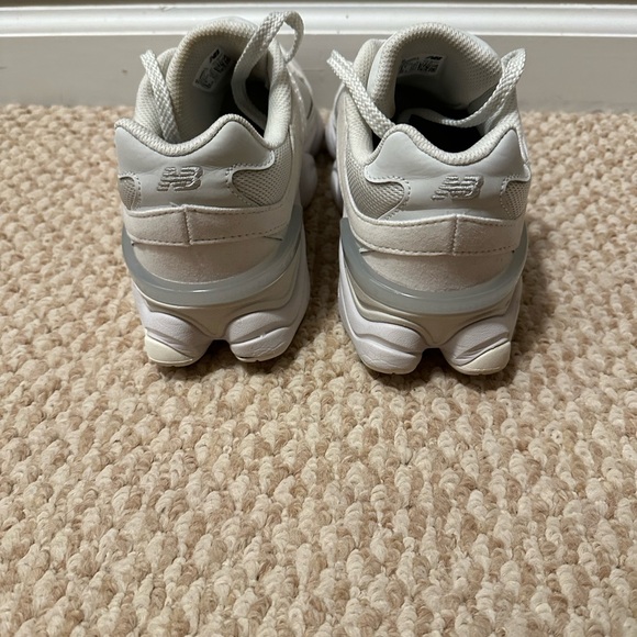 New Balance White Athletic Shoes - Picture 4 of 5